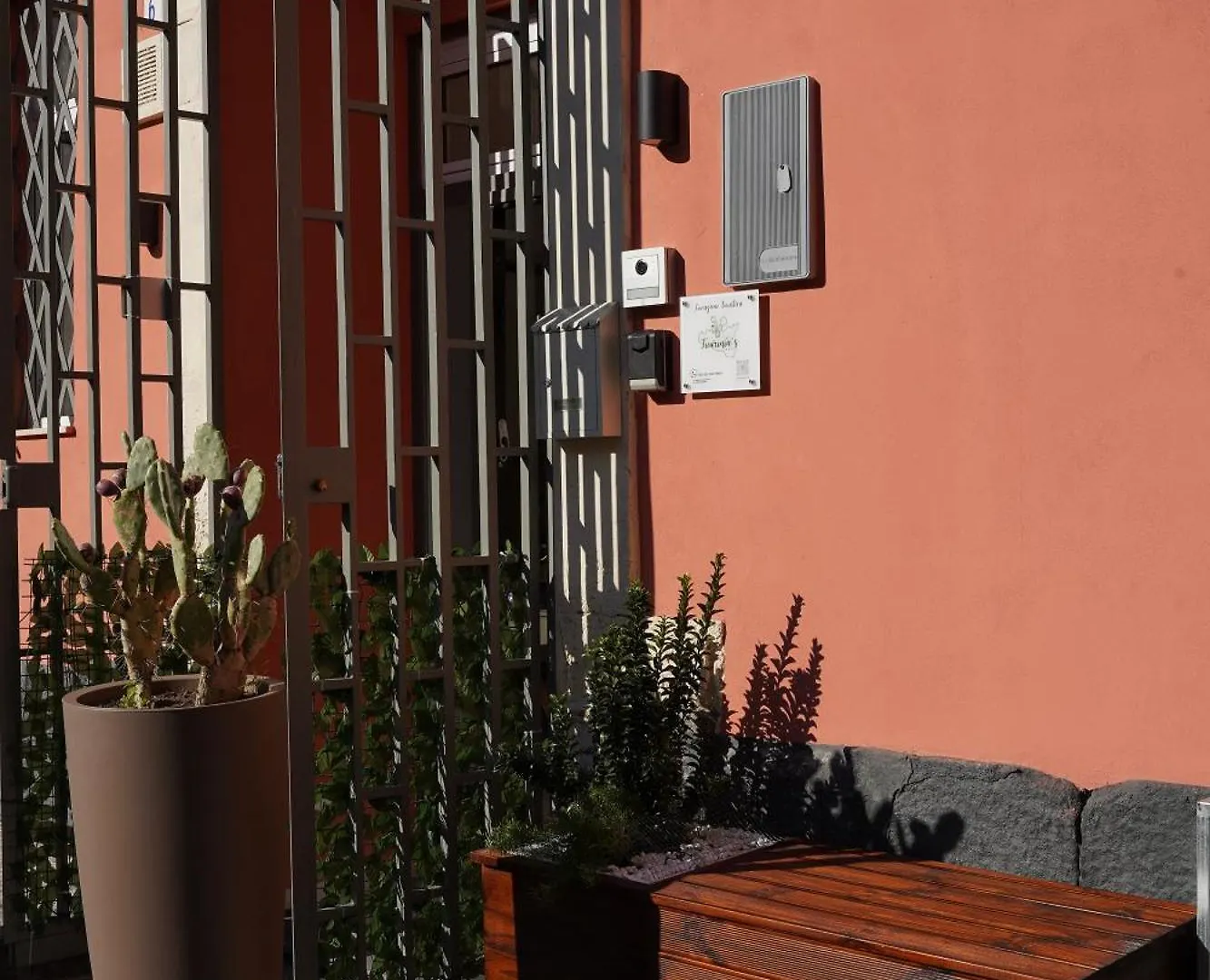 Catania Centro Casa Vacanze Con Parcheggio Ficurinias House Сasa de vacaciones